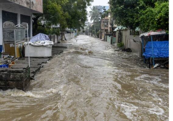 Telangana Rains: తెలంగాణలో భారీ వర్షాలు.. ముంచెత్తుతున్న వరదలు