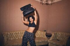 Actress Samantha pics: பிளாக் டிரஸ்ஸில் சமந்தாவின் மிரட்டல் க்ளிக்ஸ்...!