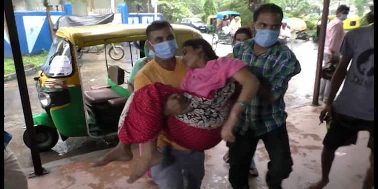 Kamarhati diarrhea Outbreak death of 2 women seriously ill many updates কামারহাটিতে ডায়েরিয়ার প্রকোপ, ২ মহিলার মৃত্যু, গুরুতর অসুস্থ একাধিক