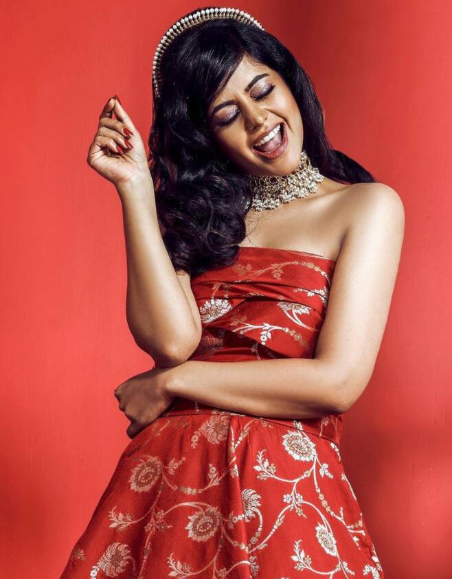 தற்போது, 'யாருக்கும் அஞ்சேல்' படத்தில் நடித்து வருகிறார்