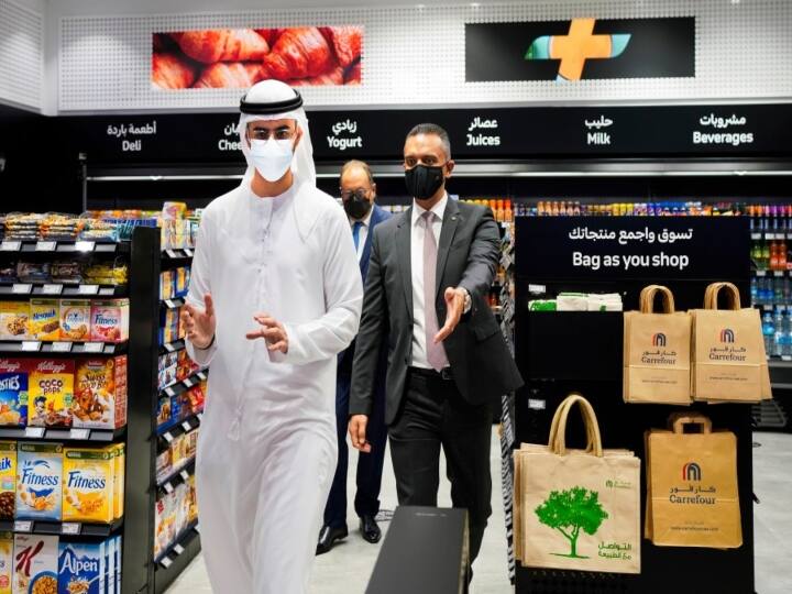 Dubai mall opens first cashier-less supermarket in the Middle East with no scanners and no checkout lines cashier-less supermarket |எதிர்காலம் இப்படிதான் இருக்க போகுது! -  கேஷியர் இல்லாத தானியங்கி சூப்பர் மார்க்கெட்!