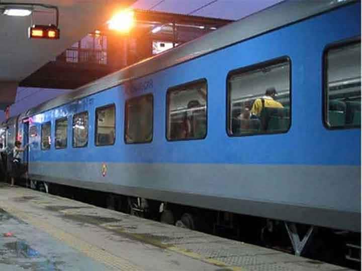 Railways orders IRCTC, again asked to provide hot cooked food to passengers in the train Railways orders IRCTC, again asked to provide hot cooked food to passengers in the train