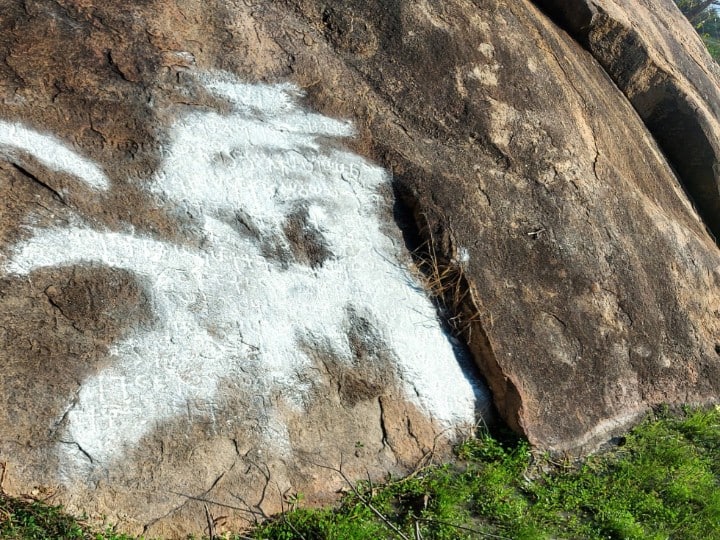 Sivagangai social activists appreciate the announcements made by the Archaeological Department தொல்லியல் சின்னமாக அறிவிக்கப்பட்ட பூலாங்குறிச்சி கல்வெட்டுகள்- அப்படி என்னதான் இதில் இருக்கிறது!