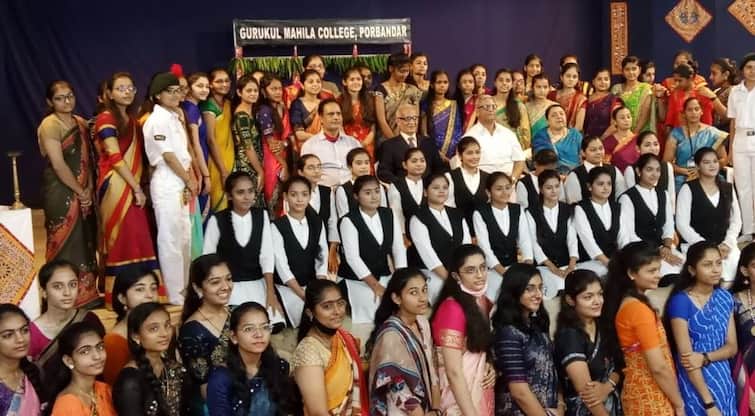 Celebration of 'Teacher's Day' at Gurukul Mahila Arts and Commerce College ગુરુકુળ મહિલા આર્ટ્સ એન્ડ કોમર્સ કોલેજમાં ‘શિક્ષક દિવસ’ની ઉજવણી 