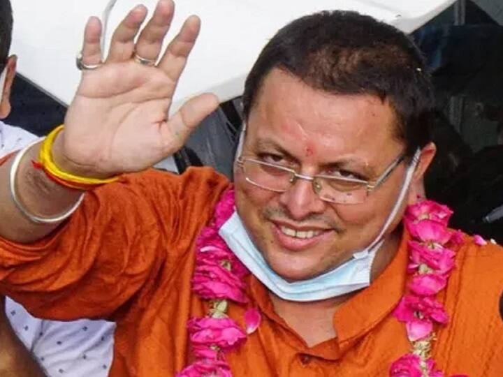 सीएम धामी बोले- शपथ लेने के बाद 400 घोषणाओं को किया पूरा, कांग्रेसियों ने दिखाए काले झंडे