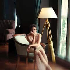 Aditi Rao Hydari Pics: అందాల అదితి.. క్లీవేజ్ షోతో రచ్చ చేస్తోంది..