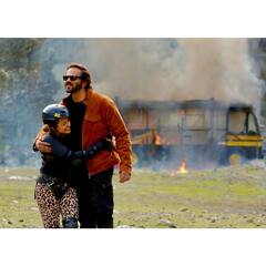 Khatron Ke Khiladi में Divyanka Tripathi की कार की स्टंट करते वक्त हुई 'दुर्घटना', Rahul Vaidya के साथ की फोटो शेयर, एक्ट्रेस सुरक्षित