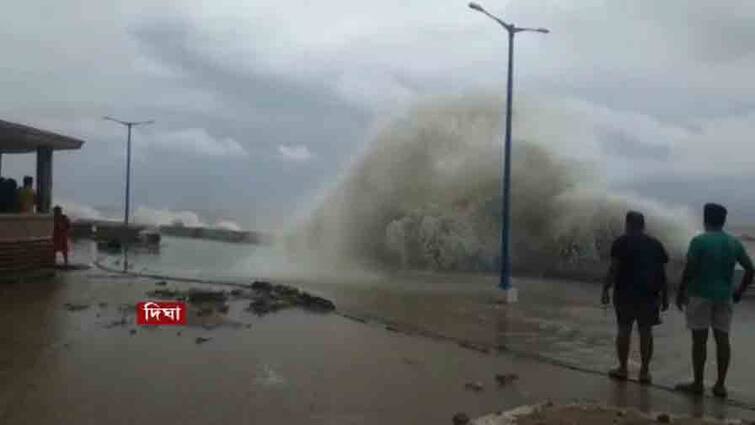 Tidal surge across Digha coast Digha: জোয়ার শুরু হতেই দিঘায় গার্ডওয়াল টপকে ঢুকছে সমুদ্রের জল