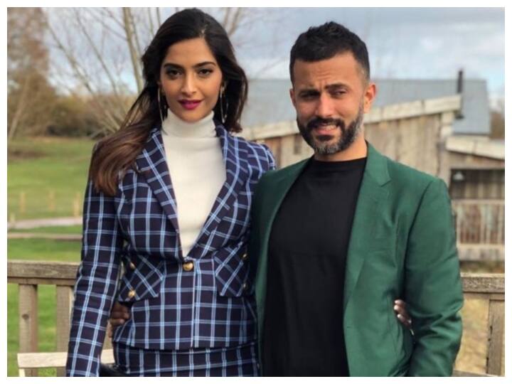 Step inside Sonam Kapoor London studiohusband Anand Ahuja s office space with Coco Chanel inspired powder room Sonam Kapoor ने दिखाई अपने London studio के अंदर की झलक, पति Anand Ahuja का ऑफिस स्पेस है बेहद शानदार