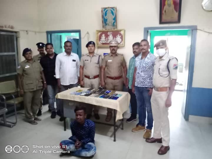 Chapla Mandal arrested for stealing cell phone from passengers at Tambaram railway station தாம்பரம் ரயில்நிலையத்தில் செல்போன்களை திருடிய சாப்ளா மேன்டல் கைது
