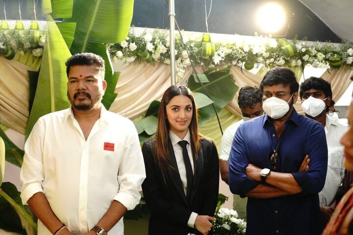 இந்த பூஜையில் மெகா ஸ்டார் சிரஞ்சீவி கலந்துகொண்டார்