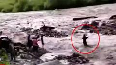 Ramnagar: Retaining Wall बना रहे मजदूर टापू के बीच फंसे, कड़ी मशक्कत के बाद हुआ रेस्क्यू