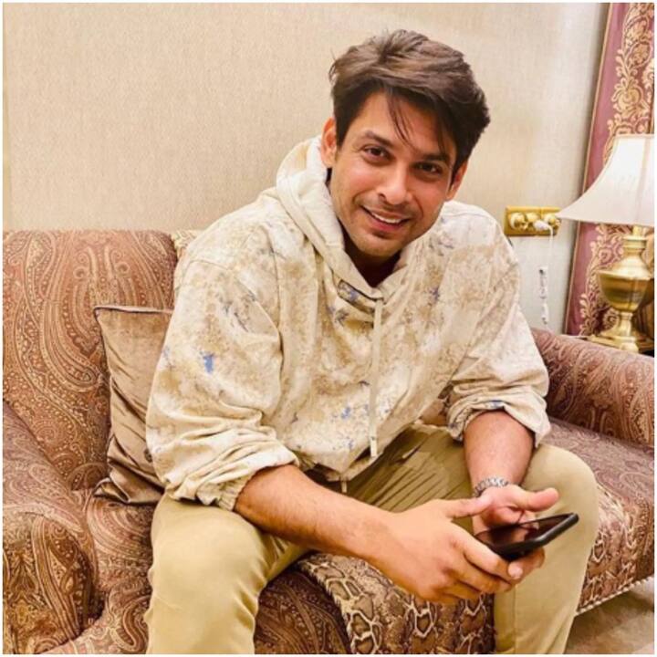 दूसरे क्या सोचते हैं अधिकांश लोगों की ज़िन्दगी इसी सोचा विचारी में निकल जाती है. सिद्धार्थ ने एक बार इस बारे में बात करते हुए किसी इंटरव्यू में कहा था, ‘दूसरे आपके बारे में क्या सोचते और कहते हैं ये सोचने के लिए लाइफ बहुत छोटी है...लाइफ को एन्जॉय करना चाहिए...और लोगों को आपके बारे में बात करने का कोई मौक़ा देते रहना चाहिए.