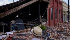 Hurricane Ida: அமெரிக்காவைப் புரட்டிப் போட்ட காஸ்ட்லி சூறாவளி ஐடா - புகைப்படங்கள்!