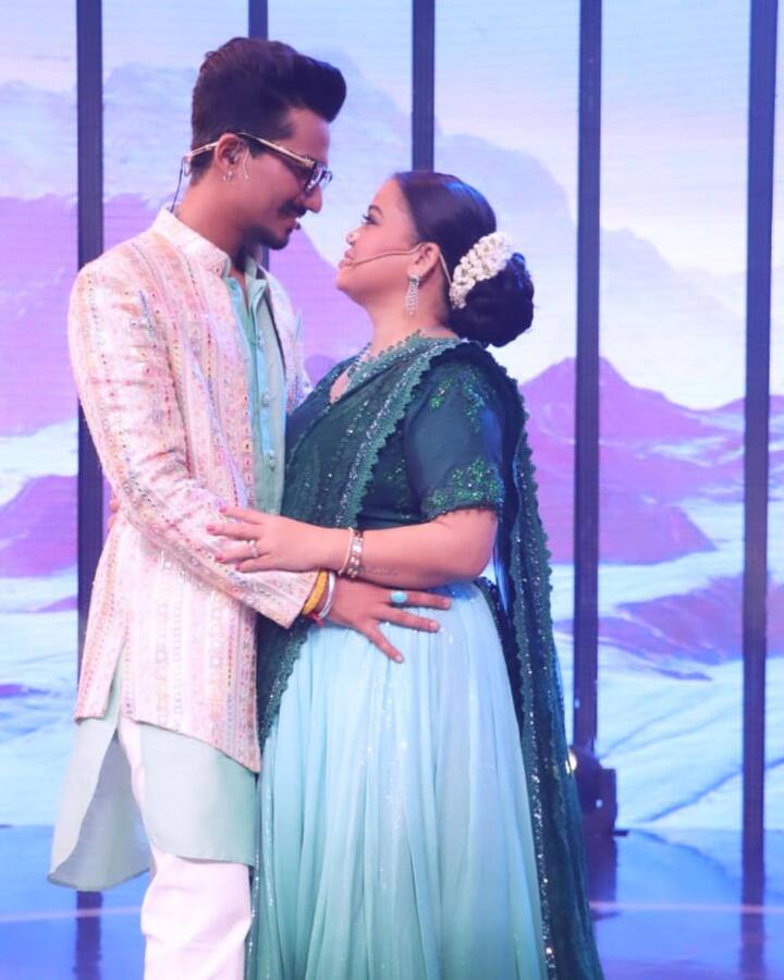फोटो को शेयर करने के साथ भारती सिंह ने कैप्शन में लिखा, इस वीकेंड हम गणपति बप्पा का स्वागत करेंगे. डांस दीवाने 3 मैं आप सब दर्शन करने आएंगे न’