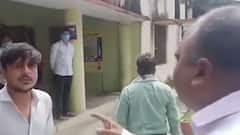 Roorkee: Vaccination Centre पर जबरदस्त हंगामा! Congress कार्यकर्ता ने की मारपीट