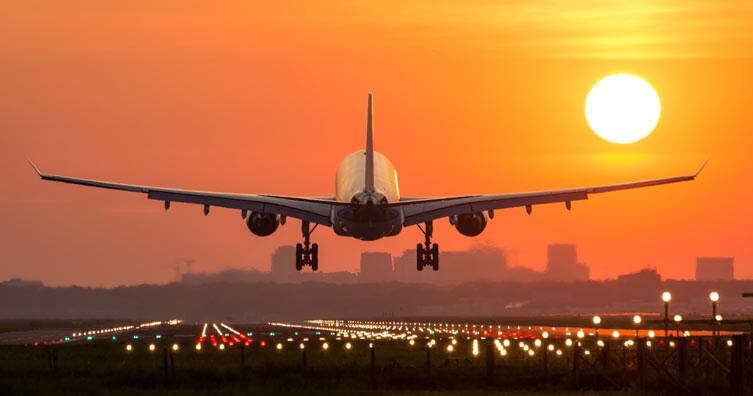 International passenger Flights regular Service start to depend upon Corona Virus to variant behaviour says jyotiraditya Scindia International Passenger Flights: कोरोना के नए वैरिएंट के खत्म होने पर ही शुरू होगा रेग्युलर इंटरनेशनल पैंसेजर फ्लाइट सर्विस, पढ़ें डिटेल्स