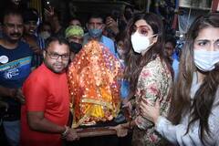Ganesh Chaturthi Celebration : बाप्पाला घेण्यासाठी Shilpa Shetty पोहोचली लालबागला, पाहा फोटो
