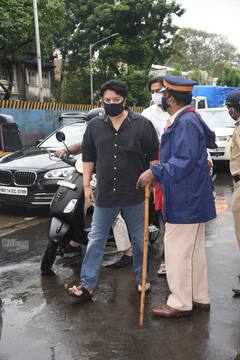 Akshay Kumar Mother Aruna Bhatia Passed Away: अक्षय कुमार की मां का निधन, अंतिम संस्कार में रितेश देशमुख सहित ये कई सितारे पहुंचे