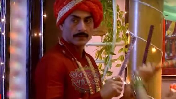 Anupamaa & Anuj play Dandia during Janmashtami celebrations in the serial