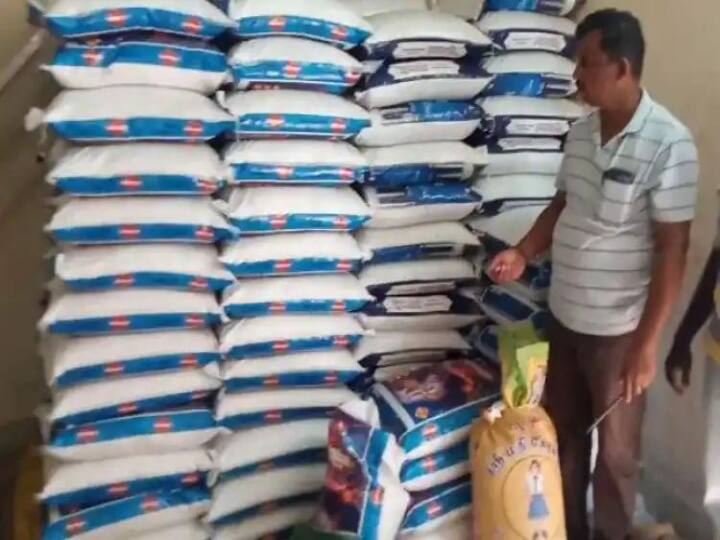 Thiruvannamalai Four arrested for seizing 19 tonnes of ration rice near திருவண்ணாமலை அருகே குடோனில் பதுக்கிய 19 டன் ரேஷன் அரிசி பறிமுதல் - 4 பேர் கைது