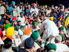 Karnal Farmers Protest: किसानों और प्रशासन के बीच बैठक बेनतीजा, कल से ही मिनी सचिवालय के बाहर डटे हैं किसान