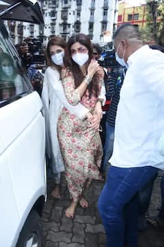 Ganesh Chaturthi Celebration:গণেশ চতুর্থী উপলক্ষে গণপতিকে বাড়িতে নিয়ে এলেন শিল্পা