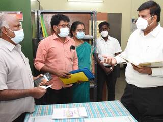 ஆட்சியர் உத்தரவு இல்லாமல் அரசு பள்ளிக்கு விடுமுறையா?  - டென்ஷனான கரூர் ஆட்சியர்