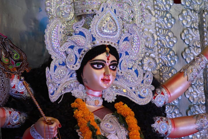 দুই পঞ্জিকা মতেই এই বছর দেবী দুর্গার আগমন ও গমন দুটোর অর্থই খুব অশুভ।