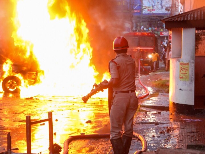 Violent Clash in Tripura: त्रिपुरा में बीजेपी और माकपा कार्यकर्ताओं के बीच हिंसक झड़प में कई घायल, गाड़ियों में लगाई आग