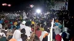 Karnal में 16 घंटे से किसानों का प्रदर्शन जारी, थोड़ी देर में करेंगे बैठक