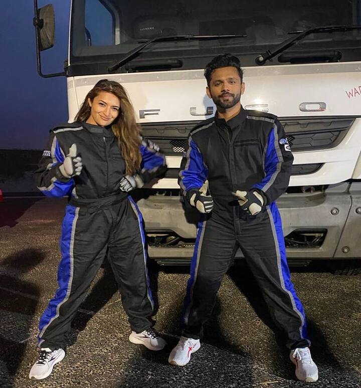 Khatron ke khiladi 11: स्टंट-रियलिटी शो खतरों के खिलाड़ी 11 में अपने पहले एपिसोड से ही दिव्यांका दर्शकों के दिलों पर राज कर रही हैं. टिकट टू फिनाले के लिए विशाल आदित्य सिंह, दिव्यांका त्रिपाठी, अभिनव शुक्ला, वरुण सूद, राहुल वैद्य और अर्जुन बिजलानी लड़ते हुए दिखाई दे रहे हैं.