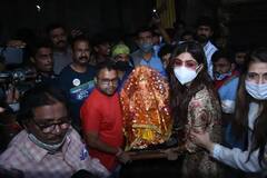 Ganesh Chaturthi Celebration : बाप्पाला घेण्यासाठी Shilpa Shetty पोहोचली लालबागला, पाहा फोटो