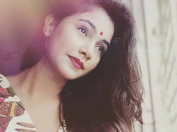 Trisha Kar Madhu returns to Instagram after MMS leaked read what she said who left her Trisha Kar Madhu | MMS लीक झाल्यानंतर काही आठवड्यांनी त्रिशा कर मधू इन्स्टाग्रामवर परतली