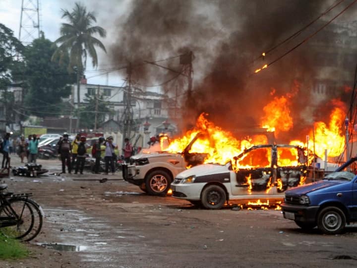 Tripura News: Violent clashes erupt between BJP and CPIM activists Violent Clash in Tripura: त्रिपुरा में बीजेपी और माकपा कार्यकर्ताओं के बीच हिंसक झड़प में कई घायल, गाड़ियों में लगाई आग