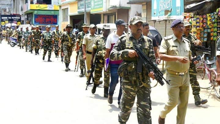 West Bengal By Polls: 37 more companies of Central Forces to be deployed for Bhabanipur by poll Says Election Commission Sources West Bengal By-Polls: भवानीपुर, जंगीपुर और शमशेरगंज की तीन सीटों पर तैनात होगी सेंट्रल फोर्स की 37 और कंपनियां