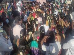 கடலூர்: கோயில் வாசலில் போட்டிபோட்டுக்கொண்டு நடந்த திருமணங்களால் தொற்று பரவும் அபாயம்...!