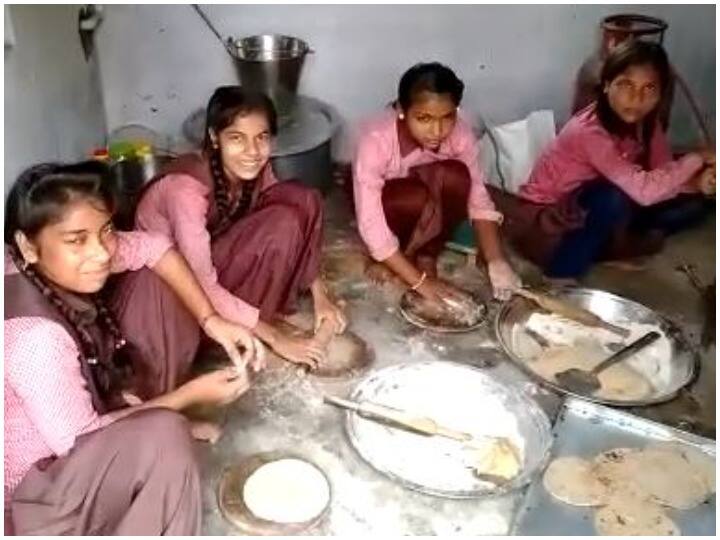 बलिया के सरकारी स्कूली की रसोई में छात्राओं का रोटी बनाते हुए वीडियो वायरल, जानें पूरा मामला