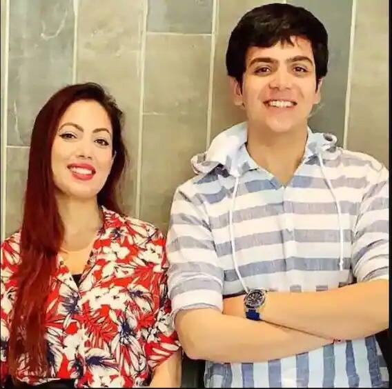 Munmun Dutta and Raj Anadkat- मीडिया रिपोर्टनुसार तारक मेहता का उल्टा चश्मा या मालिकेतील बबीचा म्हणजेच मुनमुन दत्ता आणि टप्पू म्हणजे राज अनादकट हे सध्या रिअल लाईफमध्ये ऐकमेकांना डेट करत आहे. मुनमुन 33 आणि राज 24 वर्षांचा आहे.