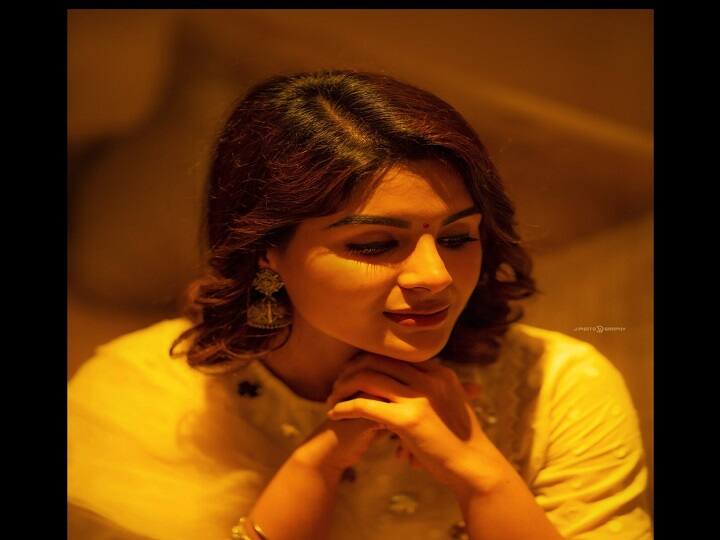 அழகான ராட்சசியே…  அருகம்புல்லுக்கு அறுக்கத் தெரியுமா ? கொழந்த கொமரி நான் ஆமா