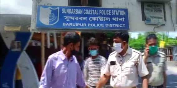 Gosaba: নাচের কাজে নিয়ে যাওয়ার নাম করে নারী পাচারের চেষ্টা, এক মহিলাসহ গ্রেফতার ৪