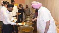 ਟੋਕੀਓ ਓਲੰਪਿਕ ਜੇਤੂਆਂ ਲਈ ਕੈਪਟਨ ਅਮਰਿੰਦਰ ਸਿੰਘ ਬਣੇ ਕੁੱਕ, ਖਾਣਾ ਪਕਾਉਂਦਿਆਂ ਦੀਆਂ ਵੇਖੋ ਤਸਵੀਰਾਂ