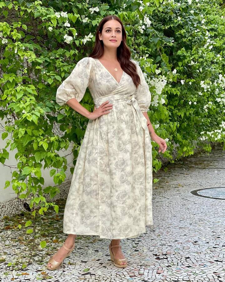 In these pictures shared, she can be seen promoting handcrafted, homegrown outfits. The ‘Thappad’ actress looks drop dead gorgeous in this look. Sharing the pictures, Dia wrote, “Mamma at work”. (Image courtesy - @diamirzaofficial/Instagram)