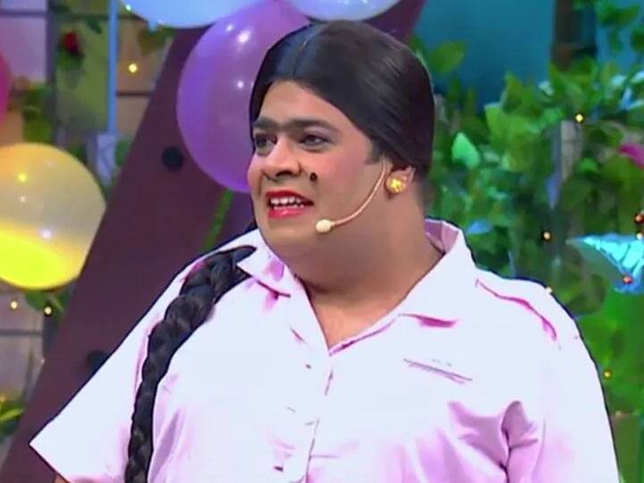 Kiku Sharda: मुंबई में डॉन बॉस्को हाई स्कूल से अपनी स्कूली शिक्षा पूरी करने के बाद कीकू ने नरसी मोंजी कॉलेज से कॉमर्स एंड इकोनॉमिक्स की पढ़ाई की हुई है. द कपिल शर्मा शो में कई भूमिकाएं निभाने वाले कीकू ने इंस्टीट्यूट ऑफ मैनेजमेंट स्टडीज एंड रिसर्च मुंबई से एमबीए भी किया है.