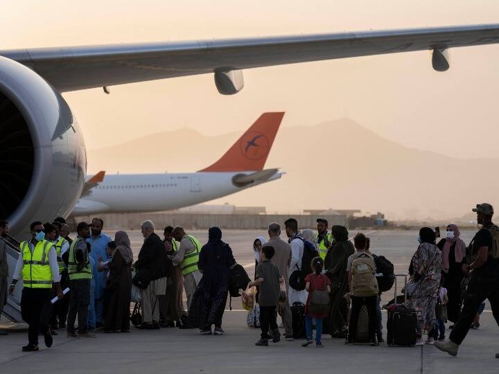 First civilian evacuation flight since US troop withdrawal takes off from Kabul, know in details Afghanistan Crisis News: अफगानिस्तान से अमेरिकी सैनिकों की वापसी के बाद पहली बार काबुल एयरपोर्ट से लोगों को लेकर विमान ने भरी उड़ान