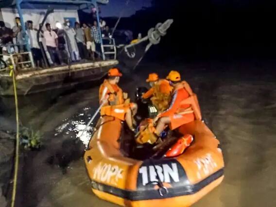 Assam Boat Collision: ਬ੍ਰਹਮਪੁੱਤਰ ਨਦੀ 'ਚ ਕਿਸ਼ਤੀ ਡੁੱਬਣ ਨਾਲ ਇਕ ਦੀ ਮੌਤ, 20 ਲੋਕ ਲਾਪਤਾ 