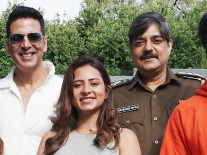 अक्षय कुमार फिल्म 'सिंड्रेला' में भी अहम रोल निभा रहे हैं. ये फिल्म एक साइको थ्रिलर मूवी हैं. हालांकि इसकी कहानी को लेकर अभी तक ज्यादा जानकारी नहीं मिल सकी है.