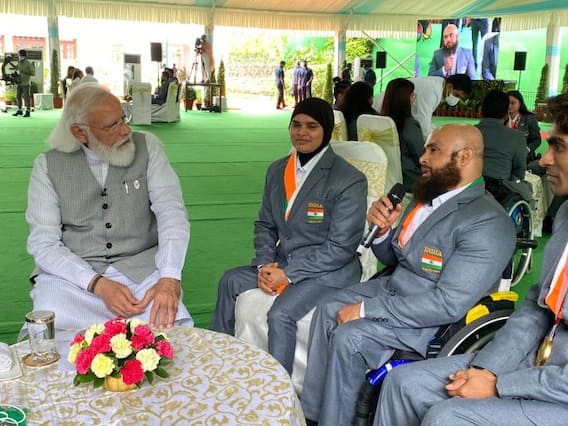 PM Narendra Modi photos: పారాలింపిక్ ఛాంపియన్లతో మోదీ అరుదైన చిత్రాలు చూశారా?