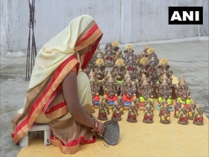 Ganesh Chaturthi 2021 In Madhya Pradesh Lord Ganesha Idol is made of cow dung Madhya Pradesh: भोपाल में बन रही गोबर से भगवान गणेश की मूर्तियां, कई शहरों में इसकी भारी डिमांड