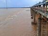 Godavari Floods: ధవళేశ్వరం బ్యారేజ్ వద్ద గోదావరి ఉద్ధృతి... దిగువకు నీరు విడుదల